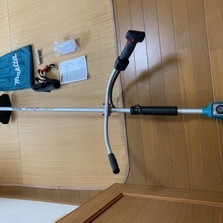 【値下げしました！】【新品/未使用】マキタ　充電式草刈り機　ＭU...