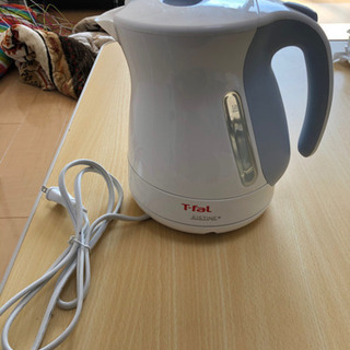 電気ケトル　本日15時までに取りに来れる方優先