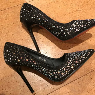 キラキラ　パンプスの画像