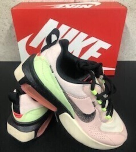NIKE タグ付き ナイキ ウィメンズエアマックスヴィーナス