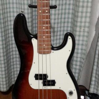 【美品】 フェンダーのベース
