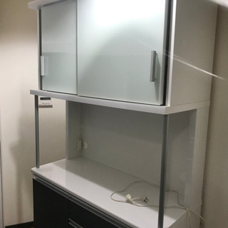 食器棚‼️綺麗なのでまだまだ活躍してくれます❗️の画像