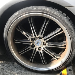 廃車にするのでホイール、タイヤ　譲ります。交換もお願いします。