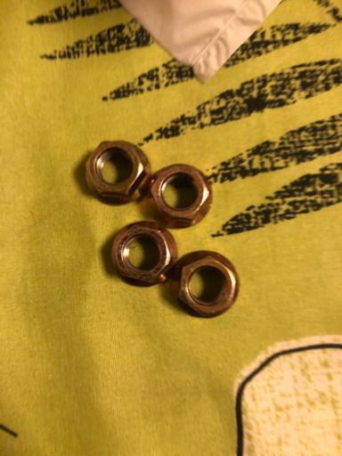 定価30500円の中間マフラーです