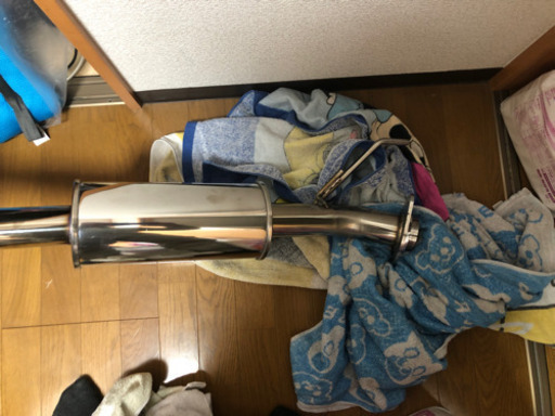 定価30500円の中間マフラーです
