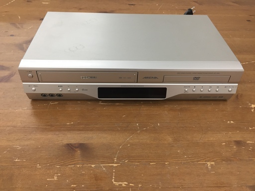 取りに来て頂ける方限定！訳あり品　TOSHIBAのビデオ・DVDデッキのご紹介です！