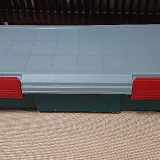 プラスチック製ボックス
