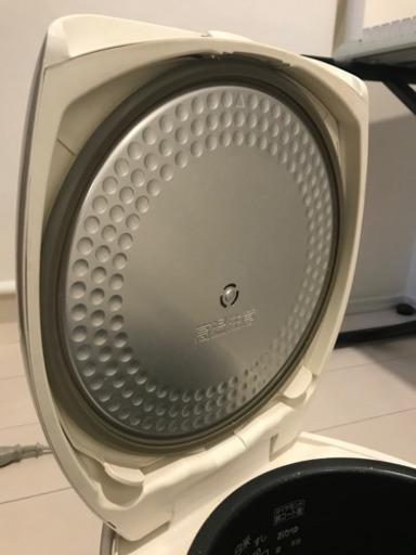 東芝 TOSHIBA RC-18MFD 炊飯器　中古　2014年製
