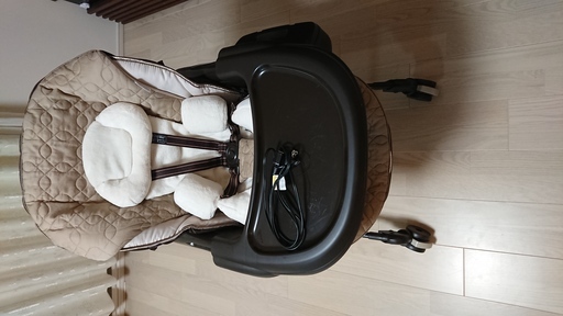 【中古】Combi　ネムリラ・オートスウィング　ダッコプラスエッグショック　ミルクティー(ベージュ) さらに値下げしました！