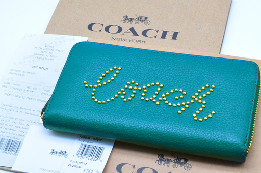 ❤️新品未使用❤️コーチ 人気のジップタイプ長財布❤️きれいなグリーン❤️収納力バツグン❤️ #B039