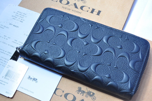 ❤️立体的なシグネチャー❤️新品未使用❤️コーチ ブラックレザー 長財布❤️ #B042