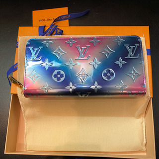 【新品未使用】限定　完売品　ルイヴィトン　バレンタイン限定　グラデーション　ジッピー　2019の画像