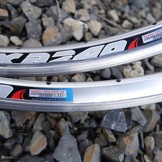 中古リム　KINRIN XR240   622-14  32H   (700c)  無料で差し上げますの画像