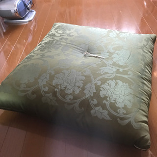 座布団10枚前後　法事にも使える