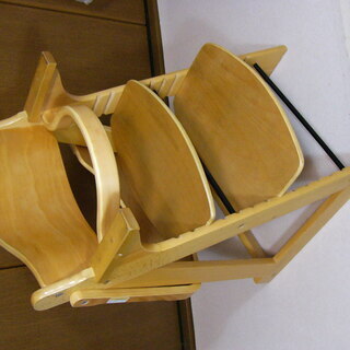 【中古・引取り対応】■カトージ■プレミアムチャイルドシート■ナチュラル色■の画像