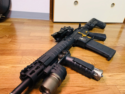 メーカーは　APS boar 電動ガン