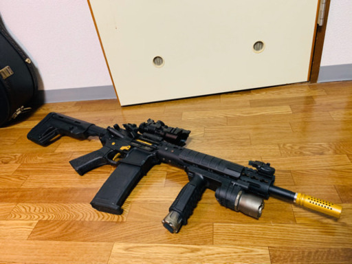 メーカーは　APS boar 電動ガン