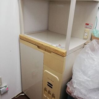 受け渡し場所ご相談ください。レンジ台　米びつ付き
