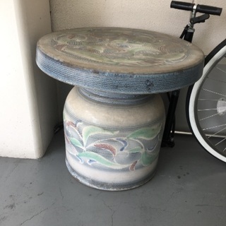 陶器のガーデンテーブルあげます。