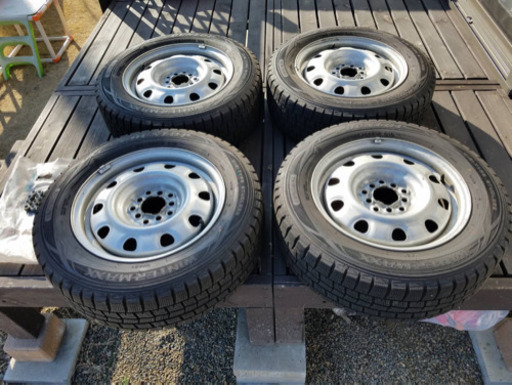 スタッドレスタイヤ