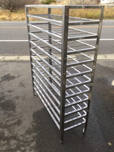 中古　多目的　ステンレス　多段数　棚　　幅120　　奥行40　　高さ159.5    棚間髙10　（ｃｍ）　12段　　スチール棚 のように棚位置変更できません　棚位置　固定品