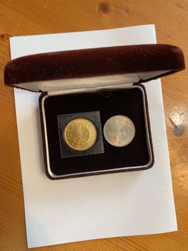 天皇陛下御在位60年記念10万円金貨