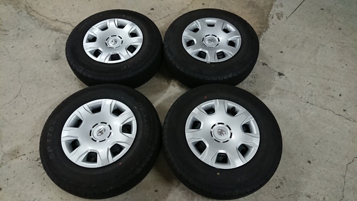 ハイエース 200 純正ホイールタイヤ４本セット バリ山