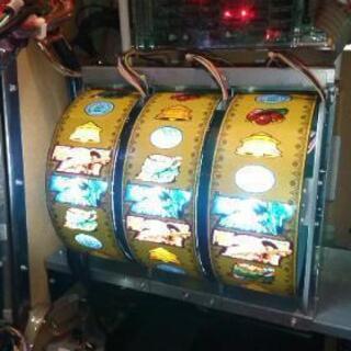 (値下げ交渉可能)自粛でホール行けない方必見 モンスターハンター月下雷鳴スロット実機コンバイダー・ゲーム数カウンター・設定キー・ドアキー付き・コイン不要機付き 山口、広島、岡山、島根、鳥取、福岡、熊本、佐賀、長崎、宮崎、鹿児島、愛媛 までなら配達も視野に入れてます！の画像