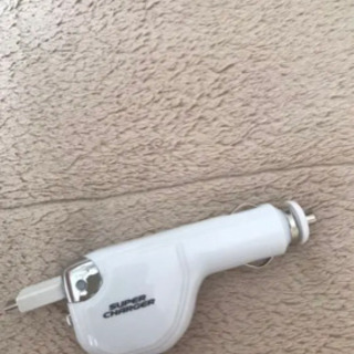 【取引中】カシムラ スマホ充電器 車内用の画像