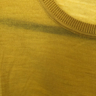 毛100%薄手ニットの画像