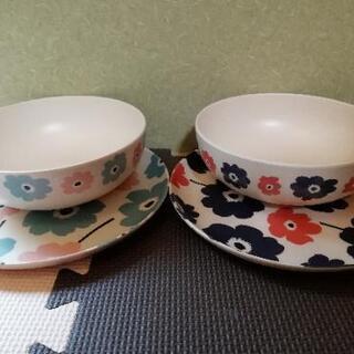 新品 バンブー食器 4枚セット 北欧花柄 マリメッコ風 丸型プレ...