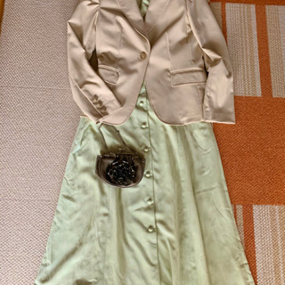 値下‼️淡い黄緑色✨ロングワンピース　半袖　M size
