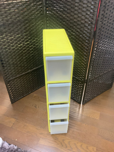 棚　4段　物入れ　黄緑　中古　^_^