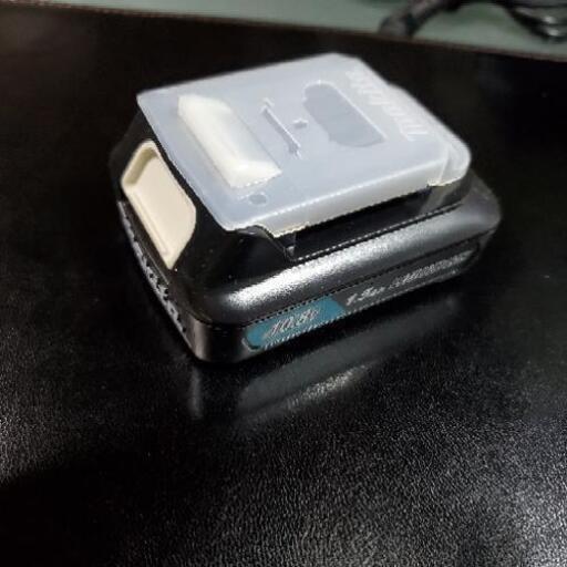 新品　未使用　マキタ　バッテリー　BL1015 makita Li-ion