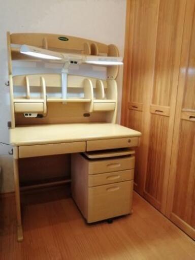 学習机・中古美品 (2セットあります)