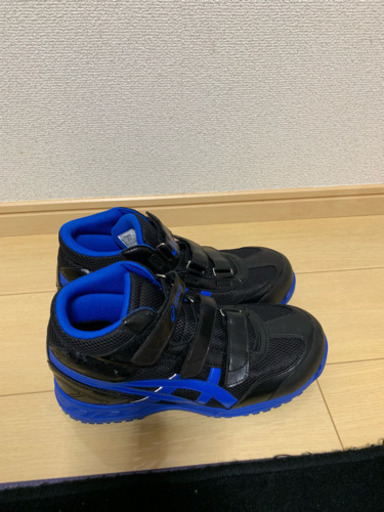新品アシックス作業靴