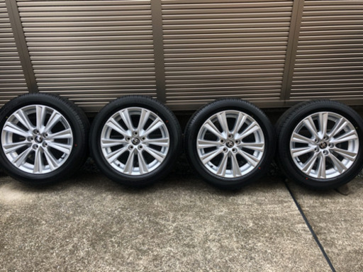 ヴェルファイア30系後期　タイヤ