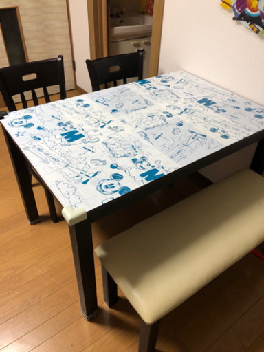 ベンチシート付きダイニングテーブル