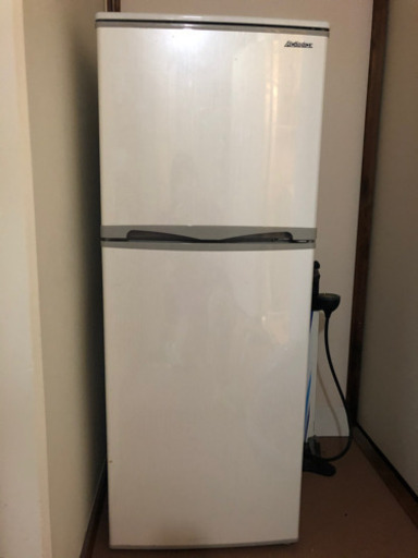 冷蔵庫、電子レンジ2つで7000円で譲ります。
