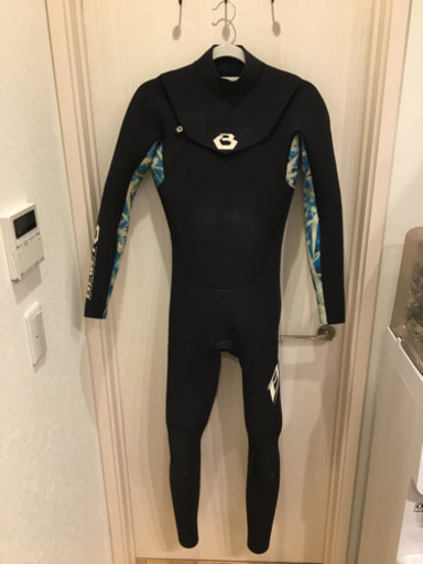 ウェットスーツ　BEWET