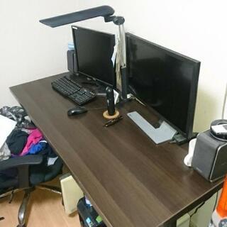 PCデスク、作業机の画像