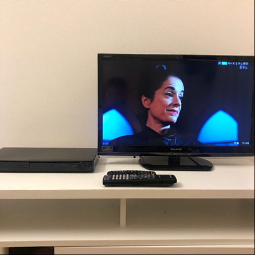 アクオス　24インチ薄型テレビ \u0026 パイオニア DVDプレーヤー