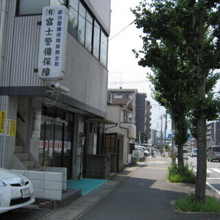 週1日～　お給料がさがらないから、いくつになっても続けられる警備...