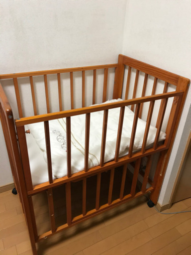 ベビーベッド　ミニ