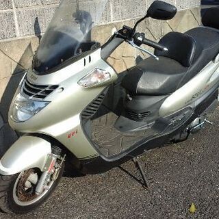 人気の 125 cc　RV 125 EFi　走行距離少ない !!　実動です❢❢  ドッシリしてます!!   走ります !!　の画像