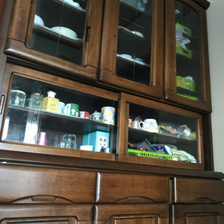 食器棚(食器は付いていません)