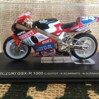SUZUKI GSX-R1000 C.GUYOT-S.SCARN...