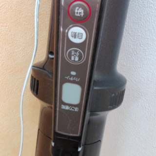 まだまだ使えるスティックタイプのコードレスの掃除機の画像