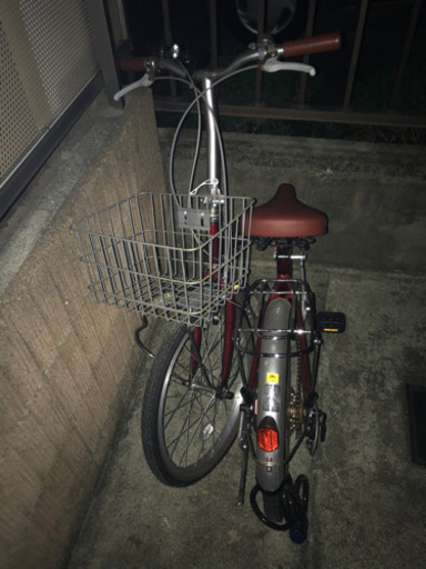一般的な軽快車より、洒落っ気があるほうがいいとのこと。 ありがとう 折畳み自電車　近場はお届けします⭐︎