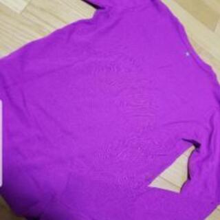 デニーローズ　Vネックニット　Sサイズの画像